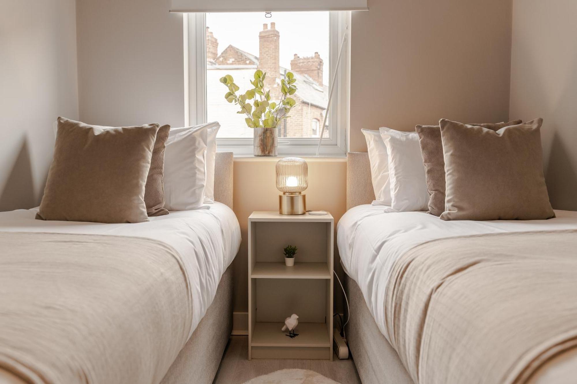 Stylish & Recently Refurbished Chester Apartment - Up To 6 Екстер'єр фото